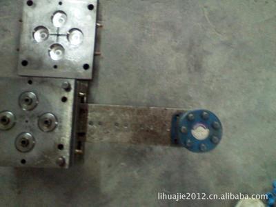 花灑出水頭模具選購(gòu)指南 以余姚市陸埠斯普塑料模具廠為例